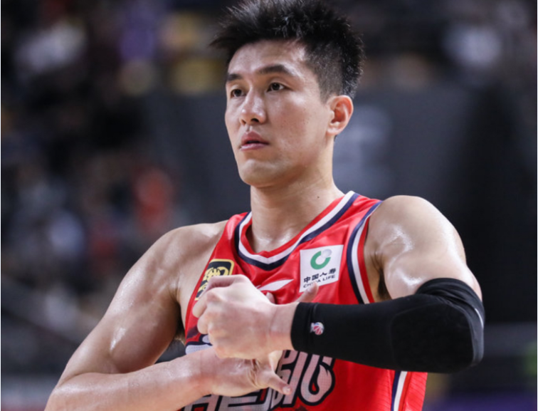 广州男篮注册12人：郭艾伦还剩1年顶薪 焦泊乔陷交易流言未注册