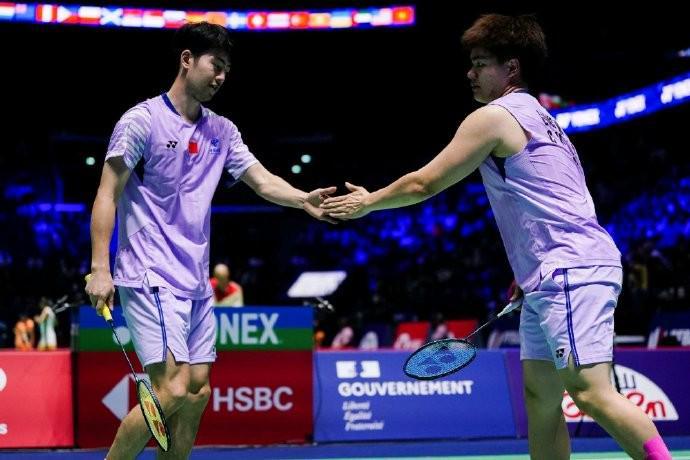 梁伟铿/王昶2-0击败吉丁努蓬/德差波，晋级香港赛男双16强